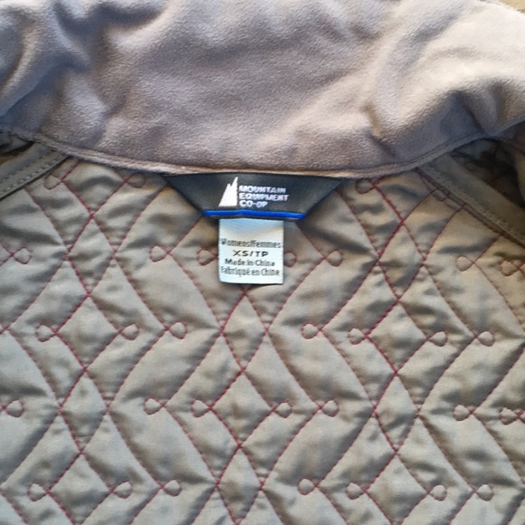 MEC - Quilted Vest - Magenta - Picture 3 of 5